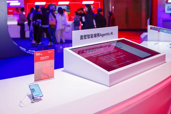 面壁基于第五代骁龙8至尊版发布创新端侧智能体AgentCPM