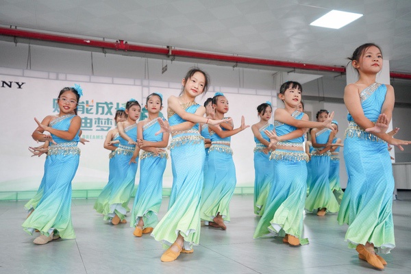 第369间“索尼梦想教室”落地云南景谷 助力教育公益与可持续发展