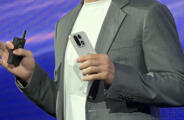 一加15真机现身，圆角方形后摄与直角中框组合