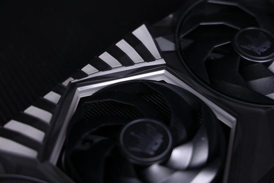 影驰RTX 5070 Ti HOF OC LAB黑魂X评测|纯黑哑光，旗舰性能