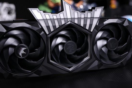 影驰RTX 5070 Ti HOF OC LAB黑魂X评测|纯黑哑光，旗舰性能