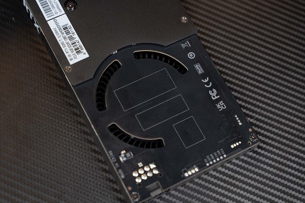 单槽涡轮卡！影驰RTX 5060 Ti无双MAX显卡评测