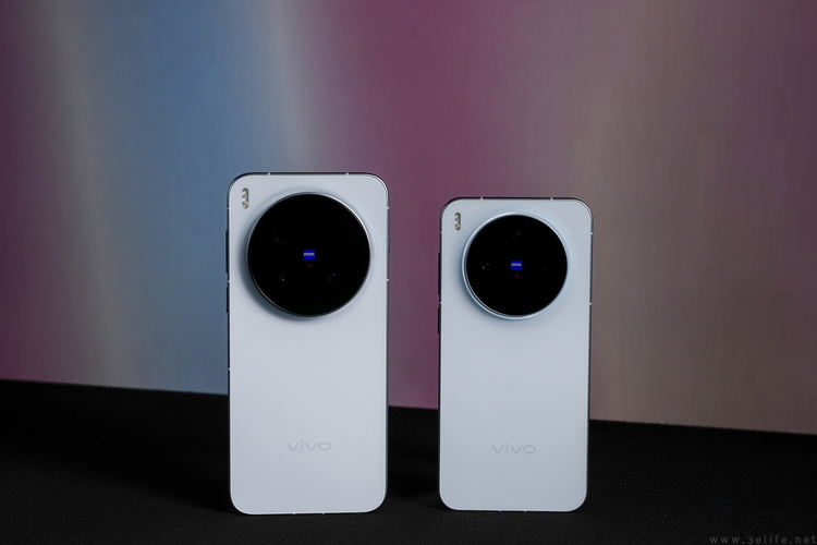 vivo X300系列首测：大小双旗舰，游戏影像都能打