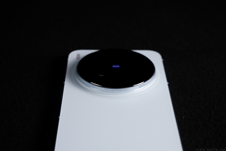 vivo X300系列首测：大小双旗舰，游戏影像都能打