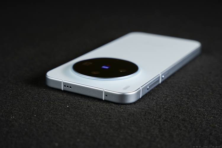 vivo X300系列首测：大小双旗舰，游戏影像都能打