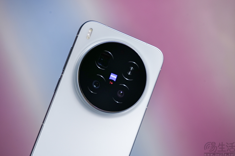vivo X300系列首测：大小双旗舰，游戏影像都能打