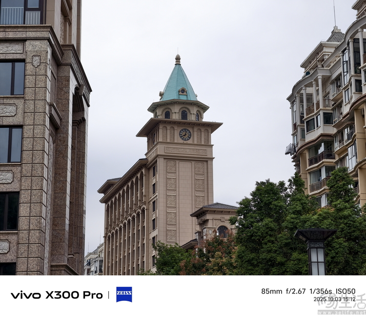 vivo X300系列首测：大小双旗舰，游戏影像都能打