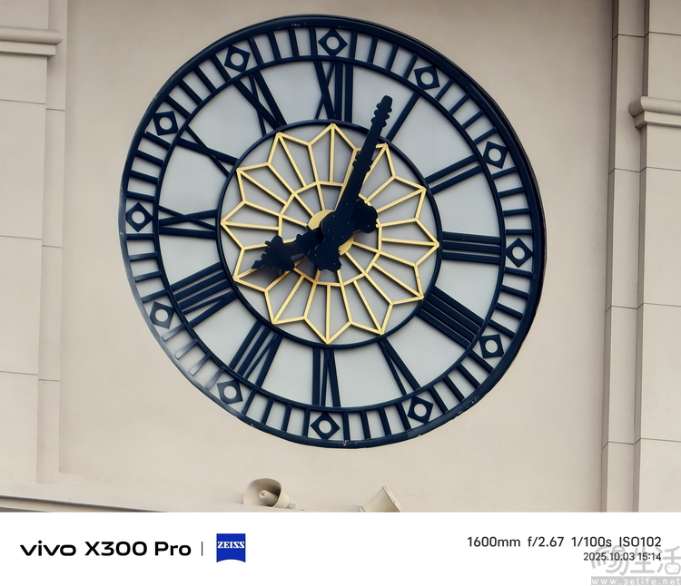 vivo X300系列首测：大小双旗舰，游戏影像都能打