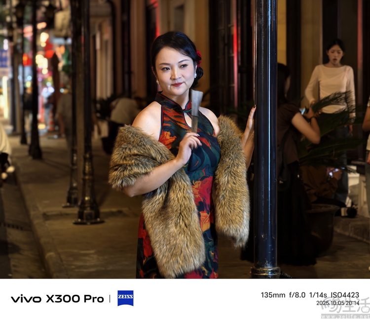 vivo X300系列首测：大小双旗舰，游戏影像都能打