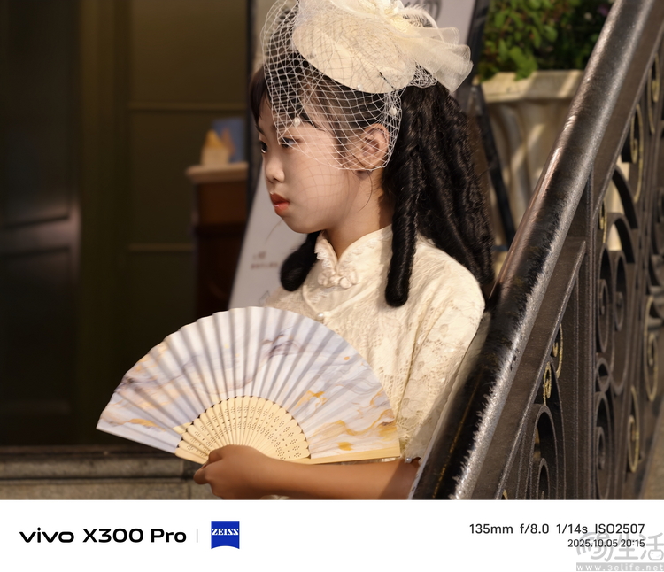 vivo X300系列首测：大小双旗舰，游戏影像都能打