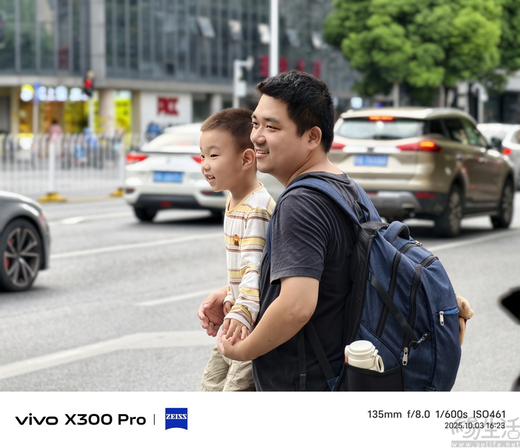 vivo X300系列首测：大小双旗舰，游戏影像都能打