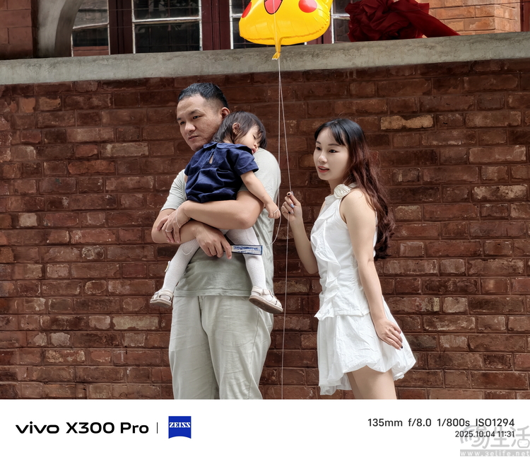vivo X300系列首测：大小双旗舰，游戏影像都能打