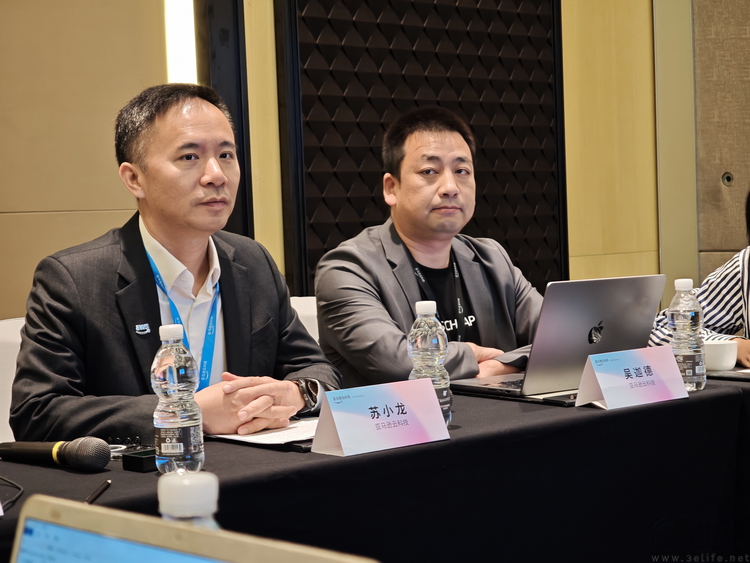 亚马逊云科技，如何重新定义AI时代的“软件商店”