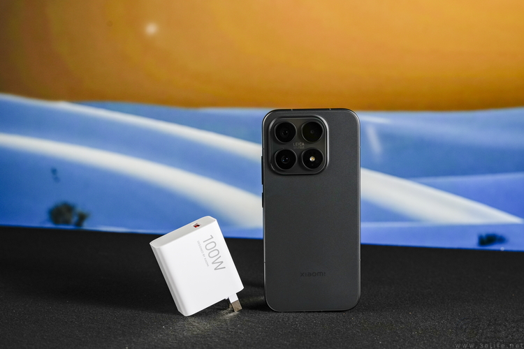 REDMI K90 Pro Max首测：更符合性能玩家喜好的“超大杯”