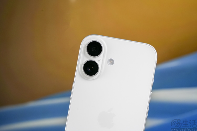 iPhone 17系列影像测试:“大底”成为翻盘关键 iPhone 17系列影像测试:“大底”成为翻盘关键