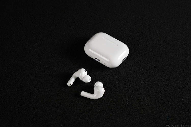 苹果AirPods Pro 3详测:佩戴更稳,降噪依然无敌 苹果AirPods Pro 3详测:佩戴更稳,降噪依然无敌