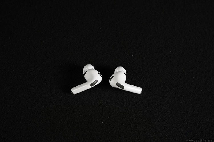 苹果AirPods Pro 3详测:佩戴更稳,降噪依然无敌 苹果AirPods Pro 3详测:佩戴更稳,降噪依然无敌