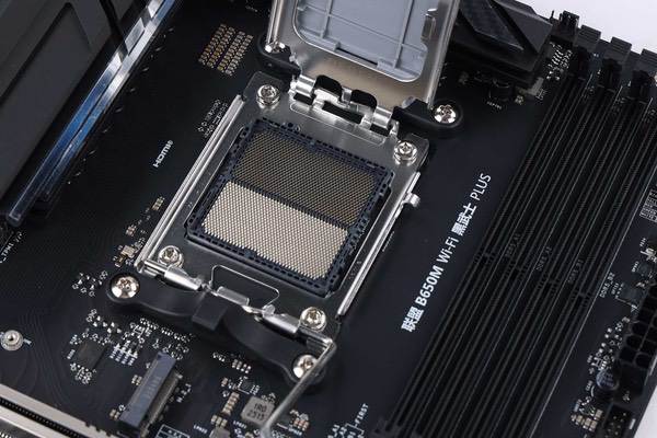 中端装机新方案！影驰联盟B650M Wi-Fi黑武士PLUS评测
