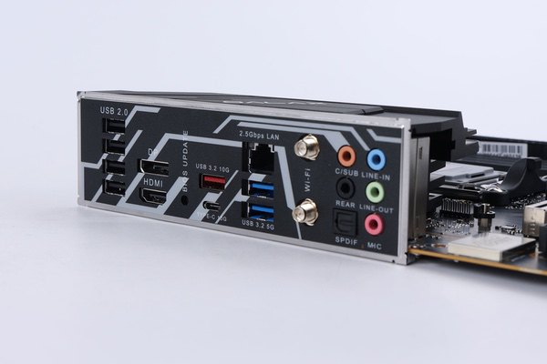 中端装机新方案！影驰联盟B650M Wi-Fi黑武士PLUS评测