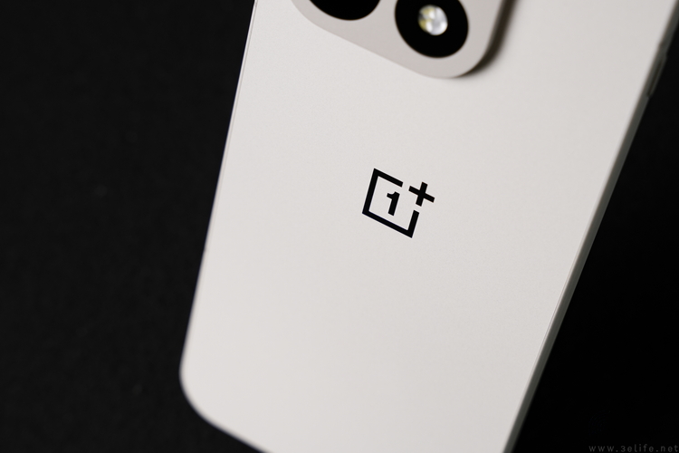 一加15首测:梦回“老一加”,注定将成为一代经典 一加15首测:梦回“老一加”,注定将成为一代经典