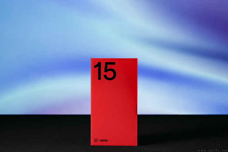 一加15首测:梦回“老一加”,注定将成为一代经典 一加15首测:梦回“老一加”,注定将成为一代经典