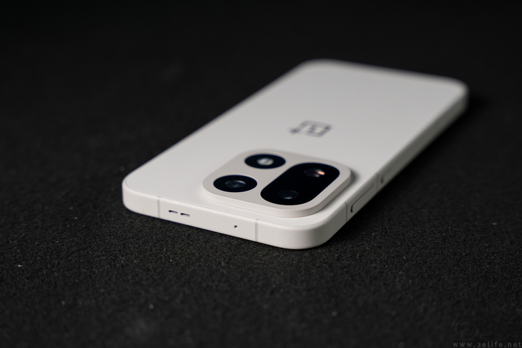 一加15首测:梦回“老一加”,注定将成为一代经典 一加15首测:梦回“老一加”,注定将成为一代经典