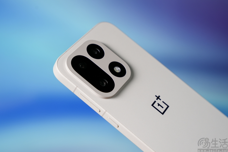 一加15首测:梦回“老一加”,注定将成为一代经典 一加15首测:梦回“老一加”,注定将成为一代经典