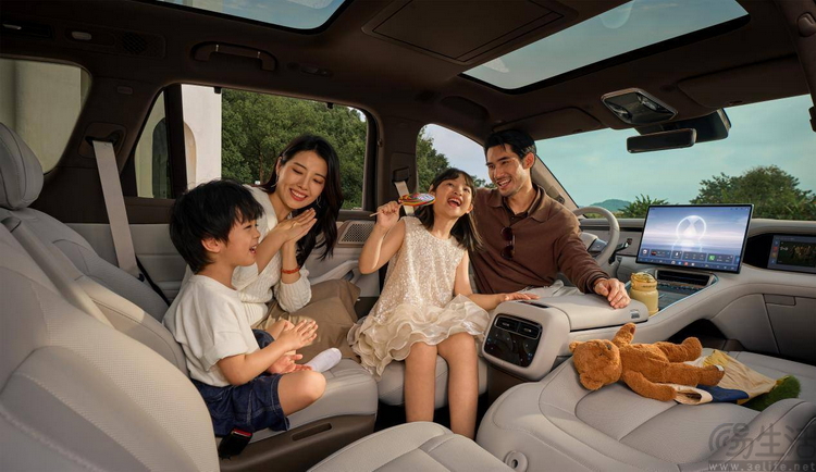 告别“历史包袱”,腾势N8L强势进军家用旗舰市场 告别“历史包袱”,腾势N8L强势进军家用旗舰市场