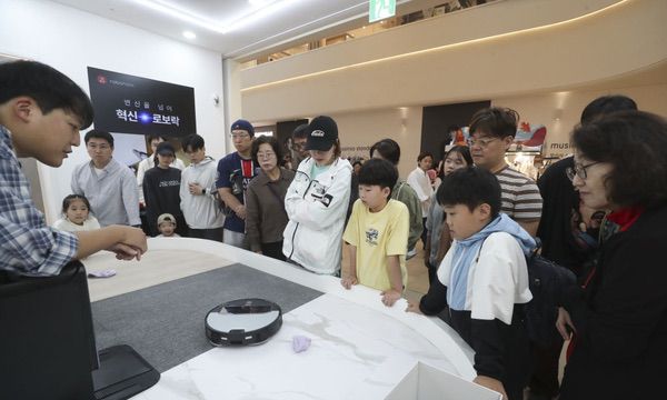 石头科技“勇闯”韩国:市占率超50%,解码中国企业出海新范式 石头科技“勇闯”韩国:市占率超50%,解码中国企业出海新范式