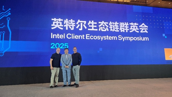 英特尔携手京东方推出创新显示技术,AI加持,更长续航 英特尔携手京东方推出创新显示技术,AI加持,更长续航