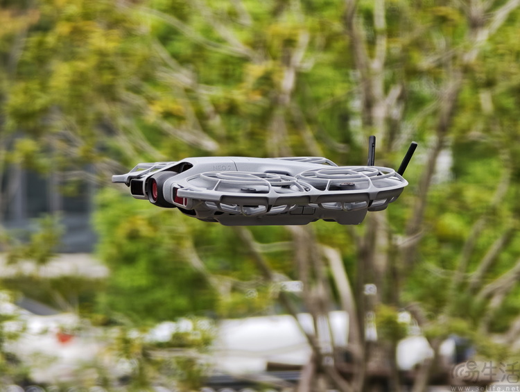 DJI Neo 2首发评测：尽在“掌”握的飞行摄影师