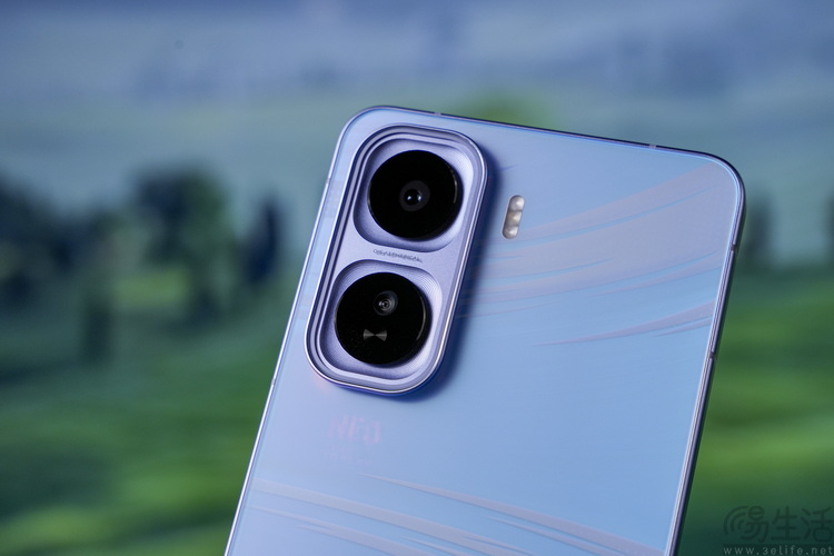 iQOO Neo11首测:次旗舰性能机,也要品质升杯 iQOO Neo11首测:次旗舰性能机,也要品质升杯