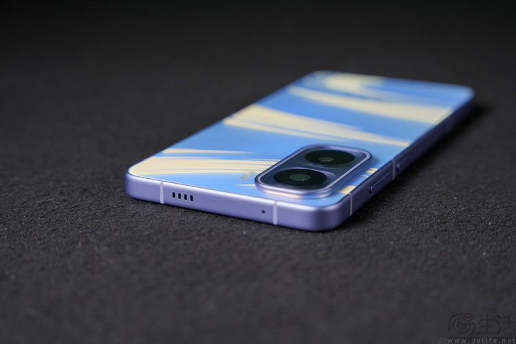 iQOO Neo11首测:次旗舰性能机,也要品质升杯 iQOO Neo11首测:次旗舰性能机,也要品质升杯