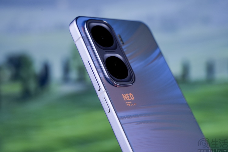 iQOO Neo11首测:次旗舰性能机,也要品质升杯 iQOO Neo11首测:次旗舰性能机,也要品质升杯