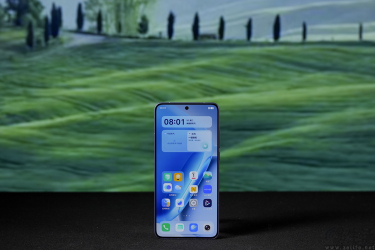 iQOO Neo11首测:次旗舰性能机,也要品质升杯 iQOO Neo11首测:次旗舰性能机,也要品质升杯