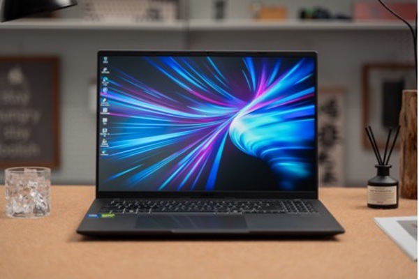 全场景适配，华硕无畏Pro16 2025 AI全能本双十一超值推荐