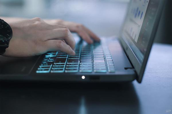 全场景适配，华硕无畏Pro16 2025 AI全能本双十一超值推荐