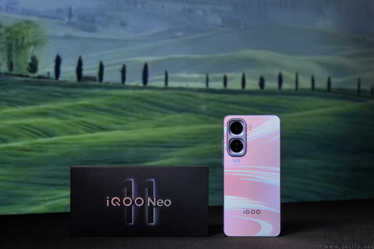 iQOO Neo11首测：中端性能机也要品质升杯