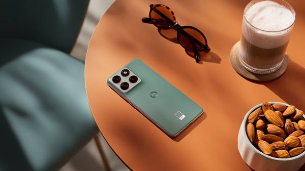 联想moto X70 Air发布:以极致轻薄重塑轻薄AI手机新体验 联想moto X70 Air发布:以极致轻薄重塑轻薄AI手机新体验