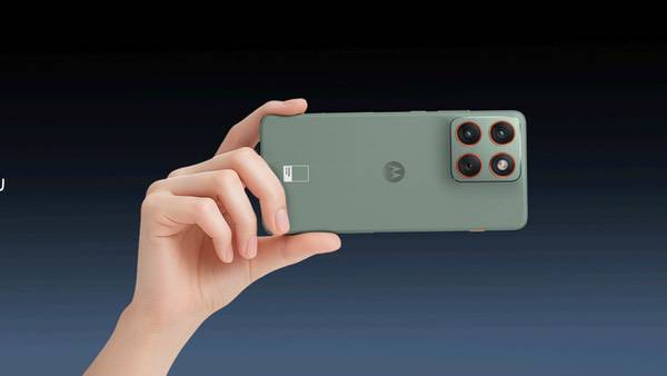 联想moto X70 Air发布:以极致轻薄重塑轻薄AI手机新体验 联想moto X70 Air发布:以极致轻薄重塑轻薄AI手机新体验