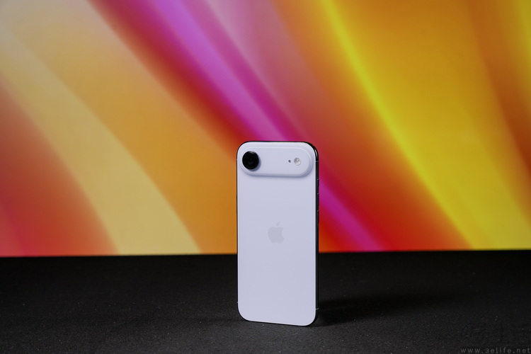 测完iPhone Air,终于知道它为啥“对手”很少了 测完iPhone Air,终于知道它为啥“对手”很少了