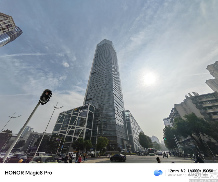 荣耀Magic 8 Pro专测:“转型”的诚意,究竟足不足 荣耀Magic 8 Pro专测:“转型”的诚意,究竟足不足