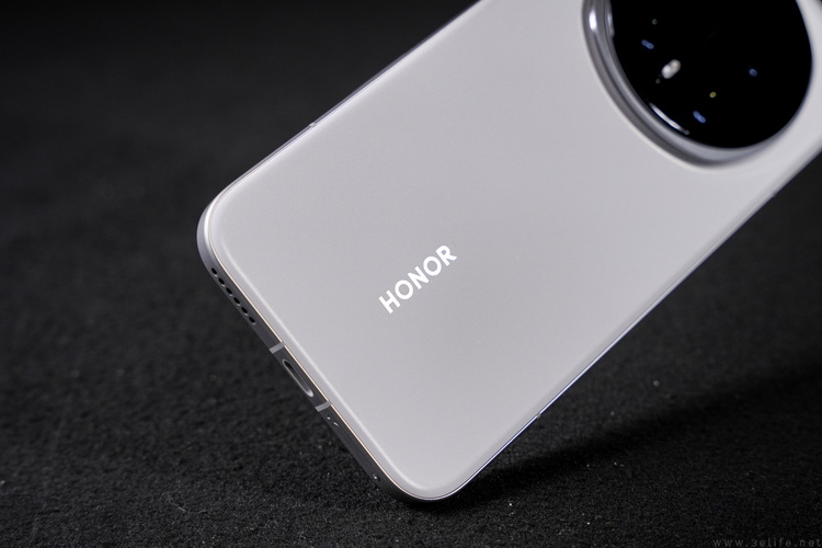 当前最强AI手机背后，骁龙成为一大助力