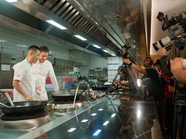 索尼与湖南广播电视台携《主厨湘遇记》亮相进博会 索尼与湖南广播电视台携《主厨湘遇记》亮相进博会