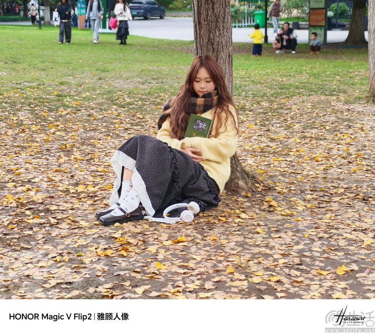 2025年的“小折叠”手机，比过去好用了吗