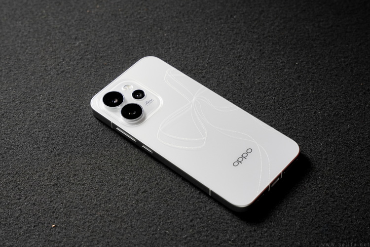 OPPO Reno15系列新机开售,首销2949元起 OPPO Reno15系列新机开售,首销2949元起