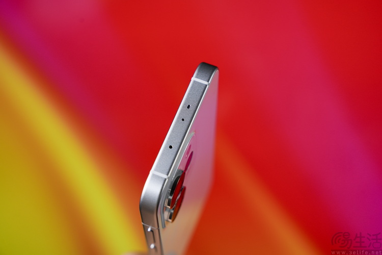 Reno15首测：“时尚手机”怎么造？OPPO打了个样