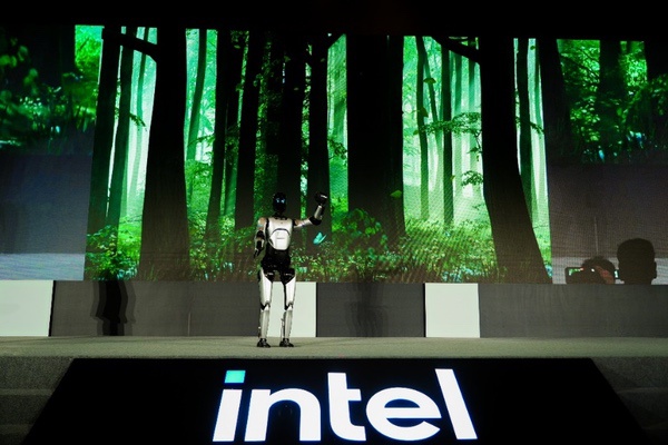 英特尔举办行业解决方案大会，共同打造机器人“芯”动脉