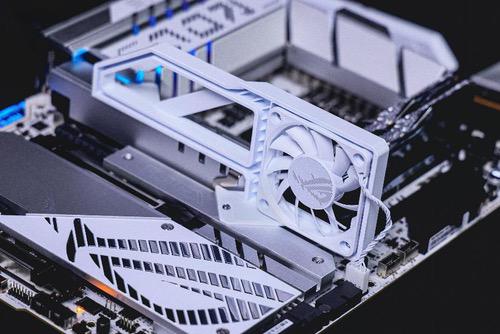 ROG MAXIMUS Z890 APEX主板创DDR5-13322超频新纪录