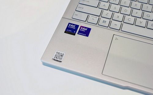 年末购机首选华硕灵耀14 2025，AI时代的智慧工作伙伴